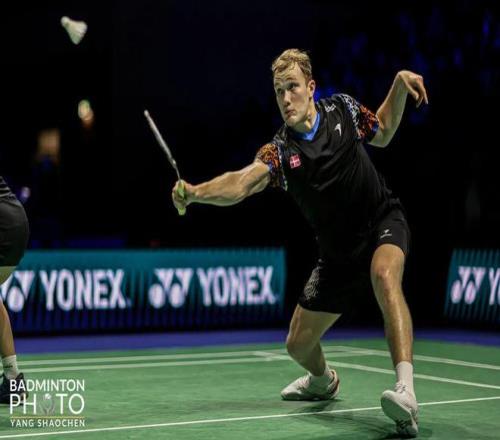 威廉希尔技术专家把脉:力量训练应该集中在腰部和下肢(图2)