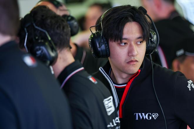 WilliamHill等待机会为重返赛场时刻准备着——专访中国车手周冠宇(图2)