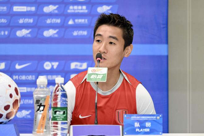 威廉希尔冲击榜首保卫战明晚蓉城主场对阵青岛西海岸！阿洛伊西：成都球迷是“中国最好的球迷”(图4)