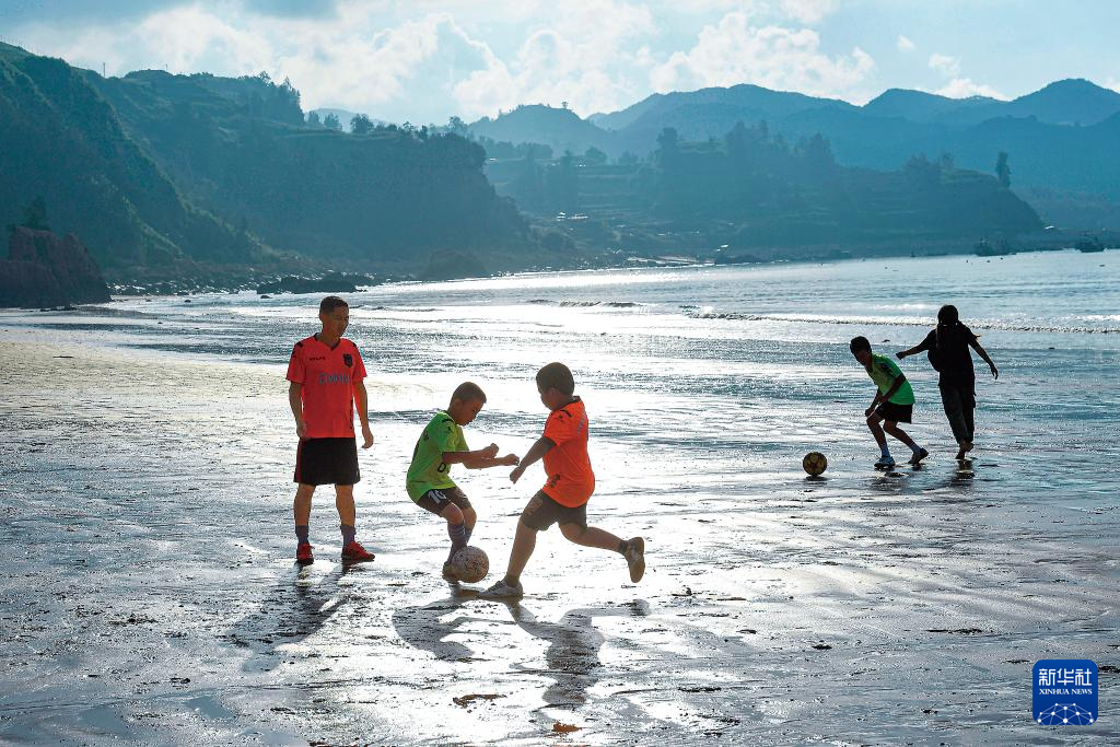 福建霞浦：校园竞逐绿茵梦-新华网(图1)