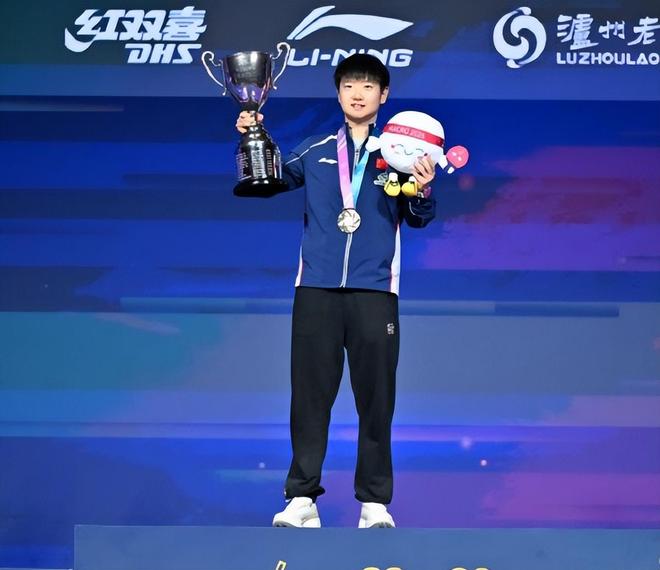 世界杯夺冠四天孙颖莎再获重磅喜讯国家级认可体育总局亲自官宣(图10)