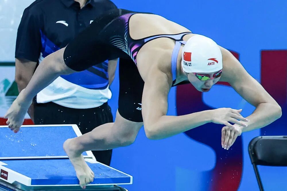 一日两刷蛙泳亚洲纪录唐钱婷：心无杂念专注自己(图2)