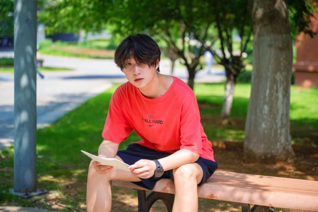 威廉希尔WilliamHill武汉纺织大学外经贸学院：成功上岸武汉理工大学他用执着奏响速度与热爱的双重奏(图1)